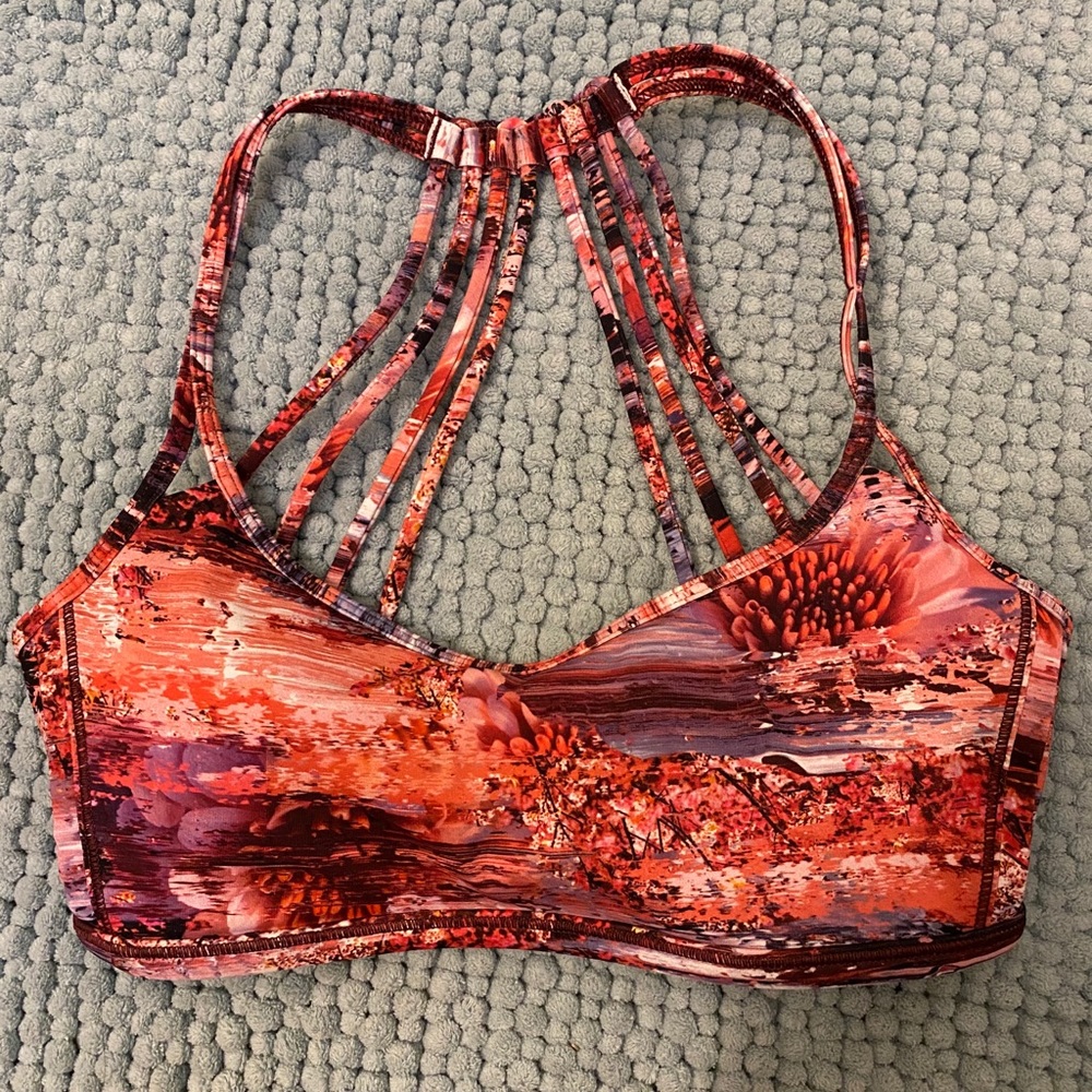 Lululemon sports bra